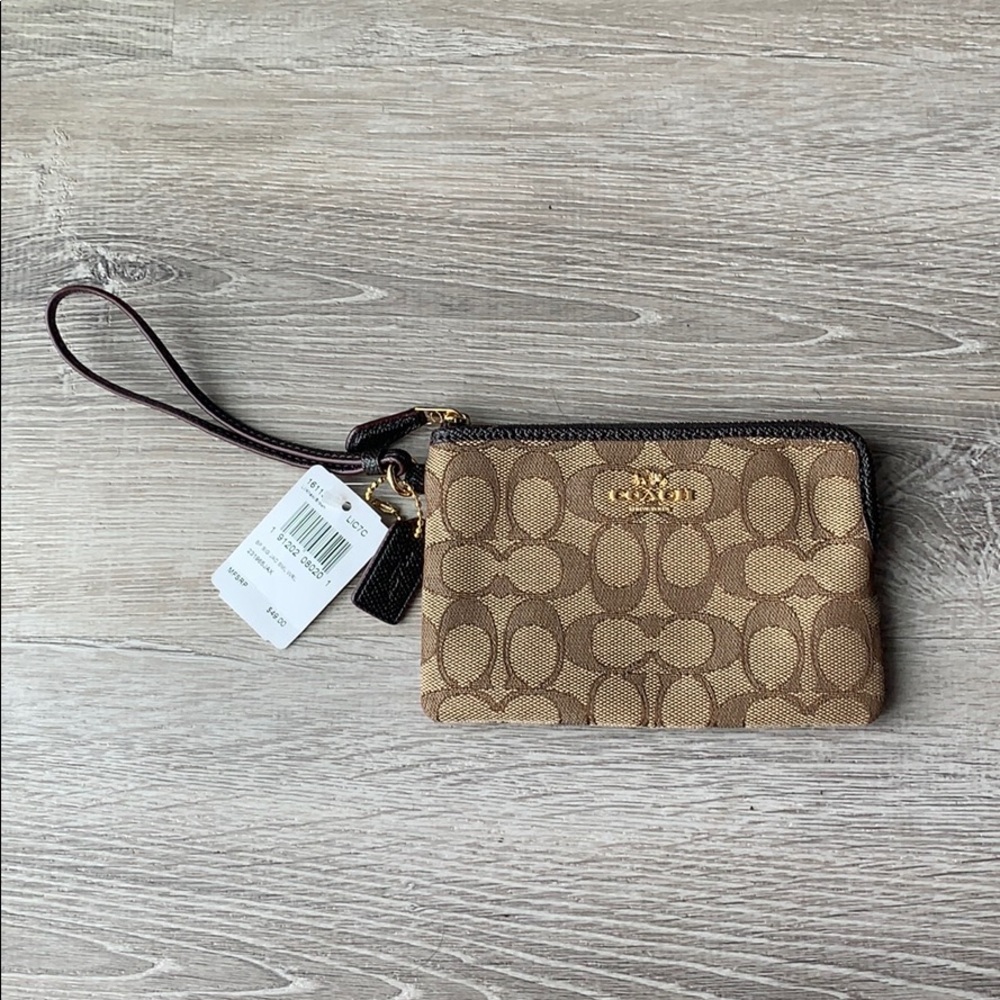 Coach wristlet brand new never used.
